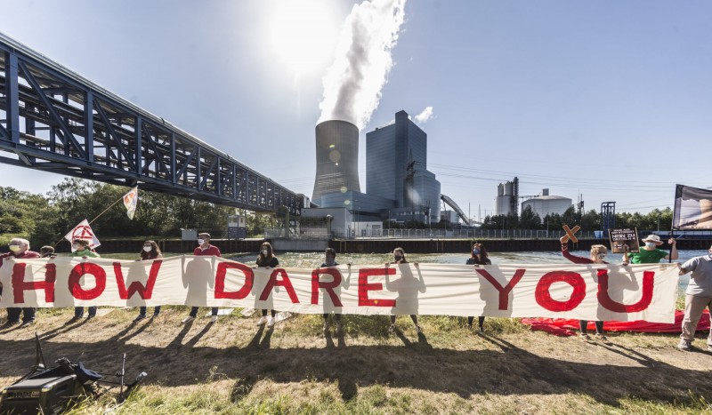 protesters-carry-banner-saying-how-dare-you-protesting-coal-power-in-Germany-1800<em></em>x1052 (1)